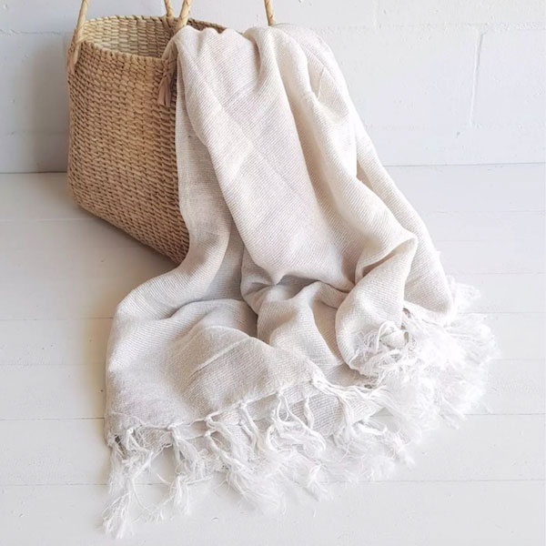 Cotton Tassel Throw Bone